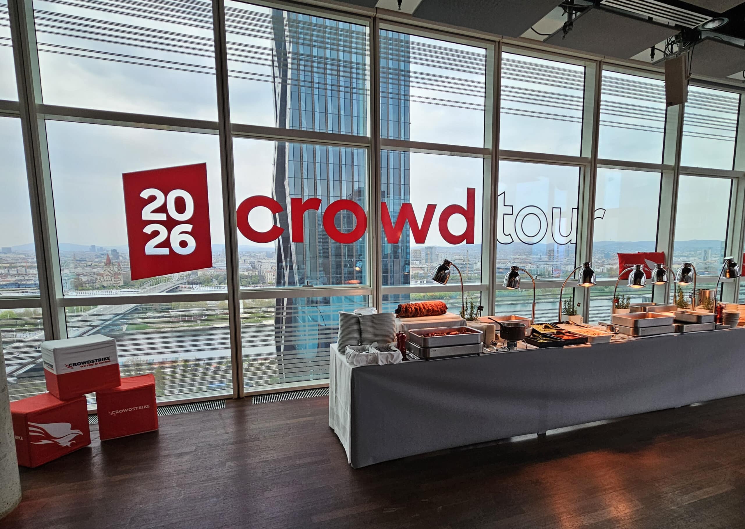 09_REALIZE_Crowdtour_2026_Look_up_Warschau
